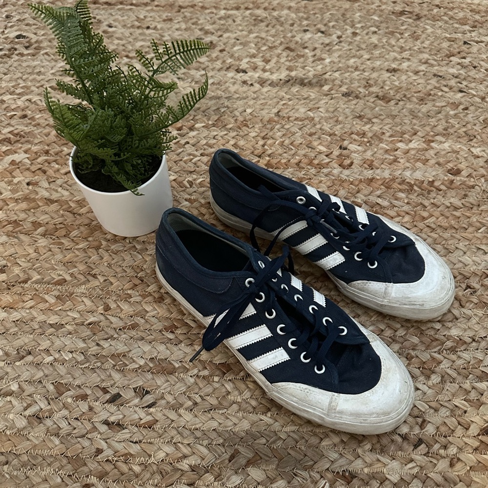 NAVY BLUE ADIDAS MATCHCOURT RX LO SKATE SHOES